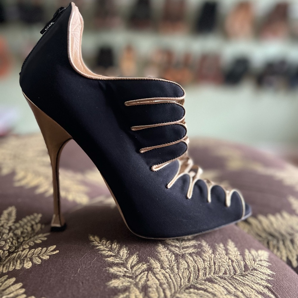 Brian Atwood black gold lace up 1920s art deco square heel tip pumps